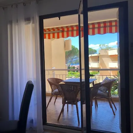 Апартаменты Un Grand Face Au Port De Santa Lucia *