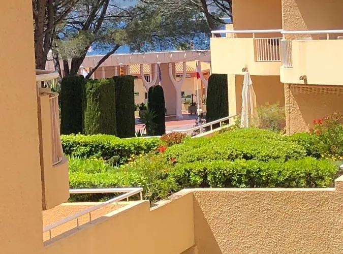 Un Grand Face Au Port De Santa Lucia 아파트